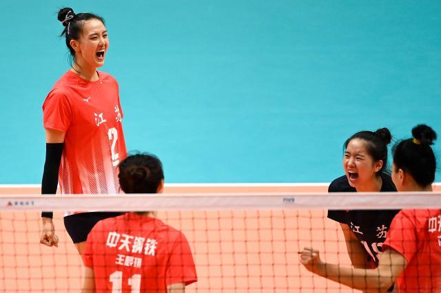 开云足球-伤病满营江苏女排受桎梏 波动起伏大将迎新老更替