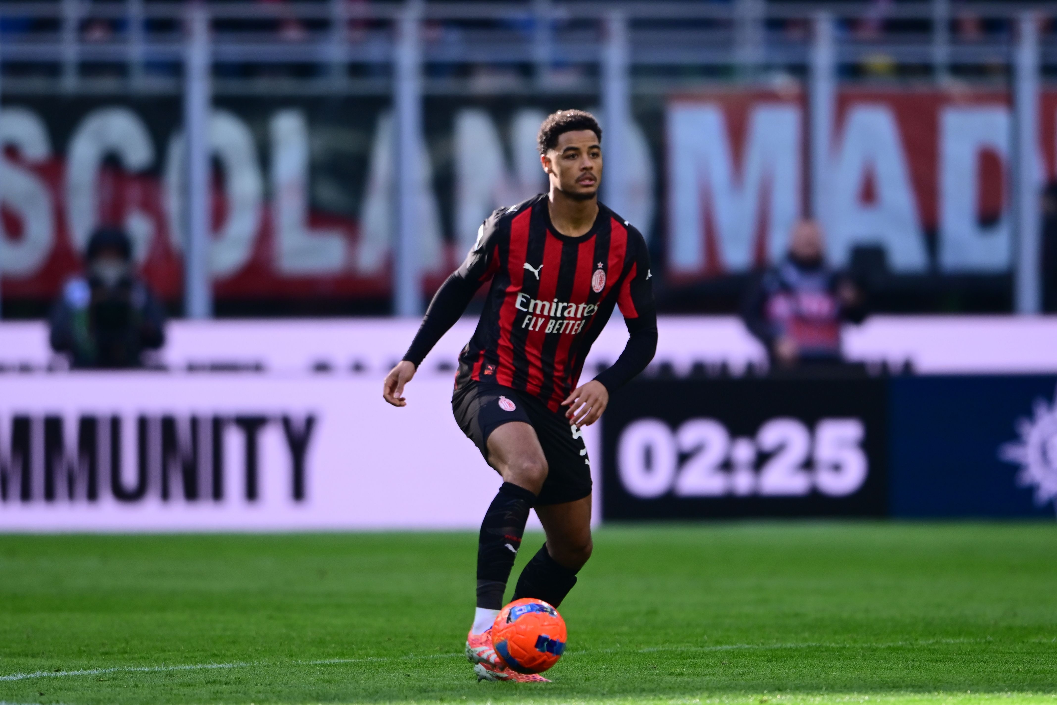 隆戈：德温特的进步或改变米兰引援策略，球队可能选择保持现状