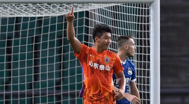【中超】郭田雨双响 泰山2比1沧州夺第一阶段头名