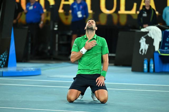 天王不老！用最热血的方式闯进澳网决赛，德约还能纵情燃烧