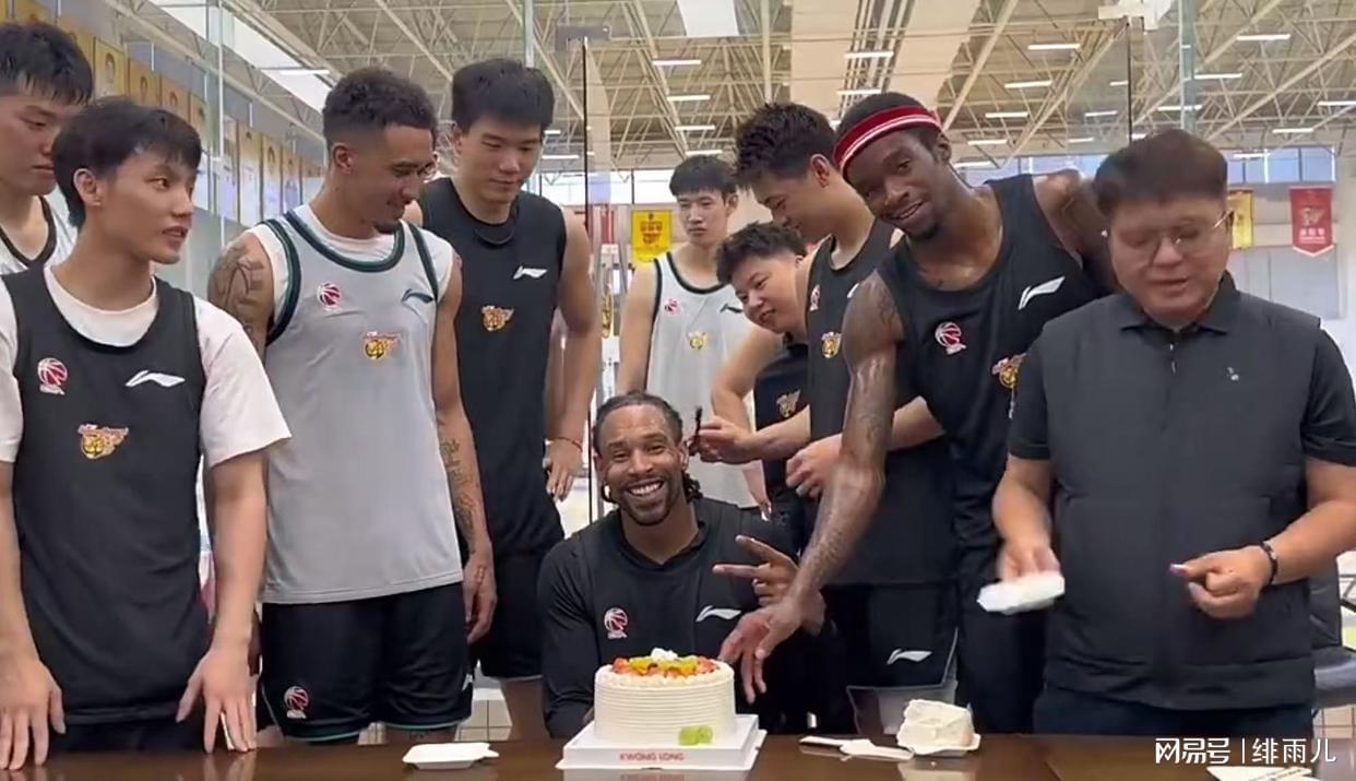 kaiyun-广东队最新消息！杜锋保不住萨林杰，朱芳雨瞄准两大新内线！