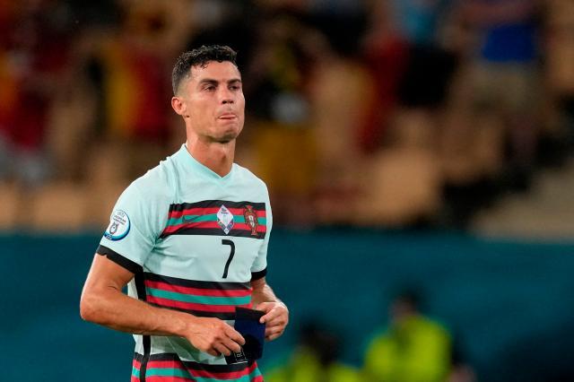 kaiyun-甩掉袖标的C罗告别欧洲杯？别逗了，我们39岁再见！