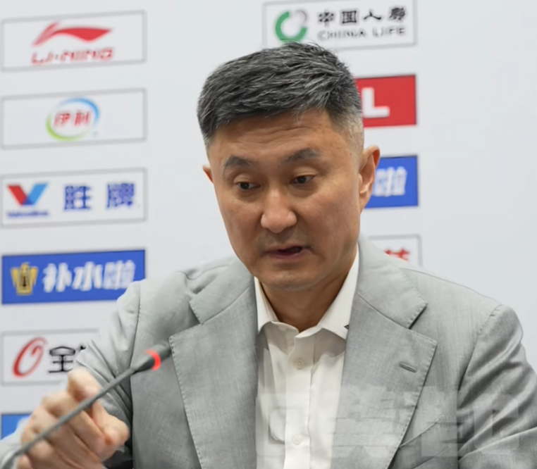 kaiyun体育官方-输辽宁发布会！杜锋甩锅焦泊乔，与萨林杰共提打铁，却未反思自我