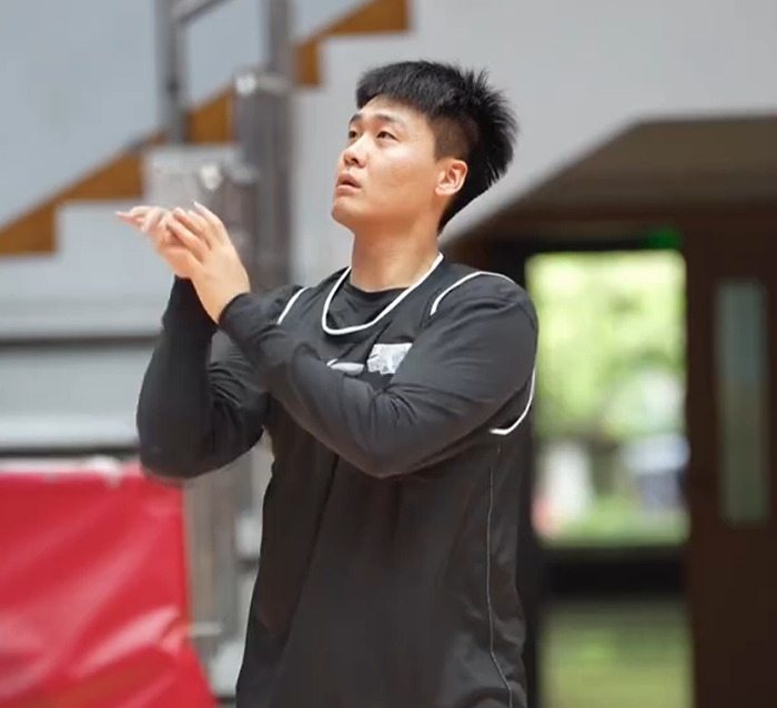 开云-备战浙江！赵睿投篮精准，周琦改罚球手势，许利民重提防守问题！|浙江队|浙江男篮|比赛|北京男篮_新浪体育_新浪新闻